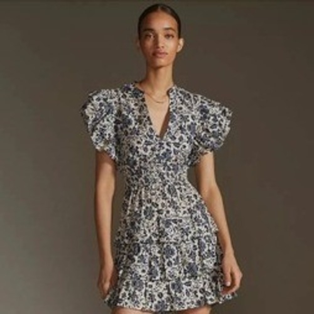 Love the Label Mini Dress Womens Size L Blue Floral Excellent Ruffle Smocked Bac